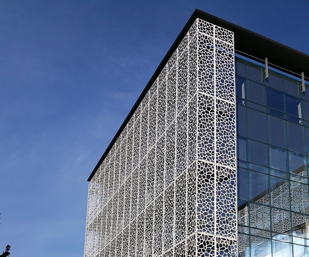 Facade métallique décorative